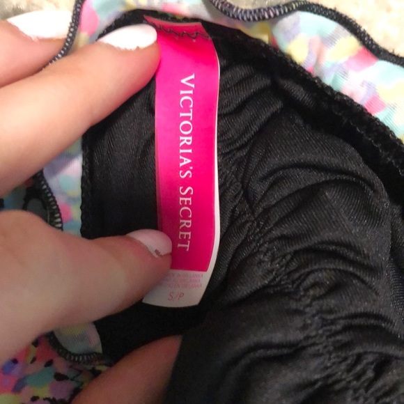 VS Ruffle Swim Bottom - Picture 4 of 5